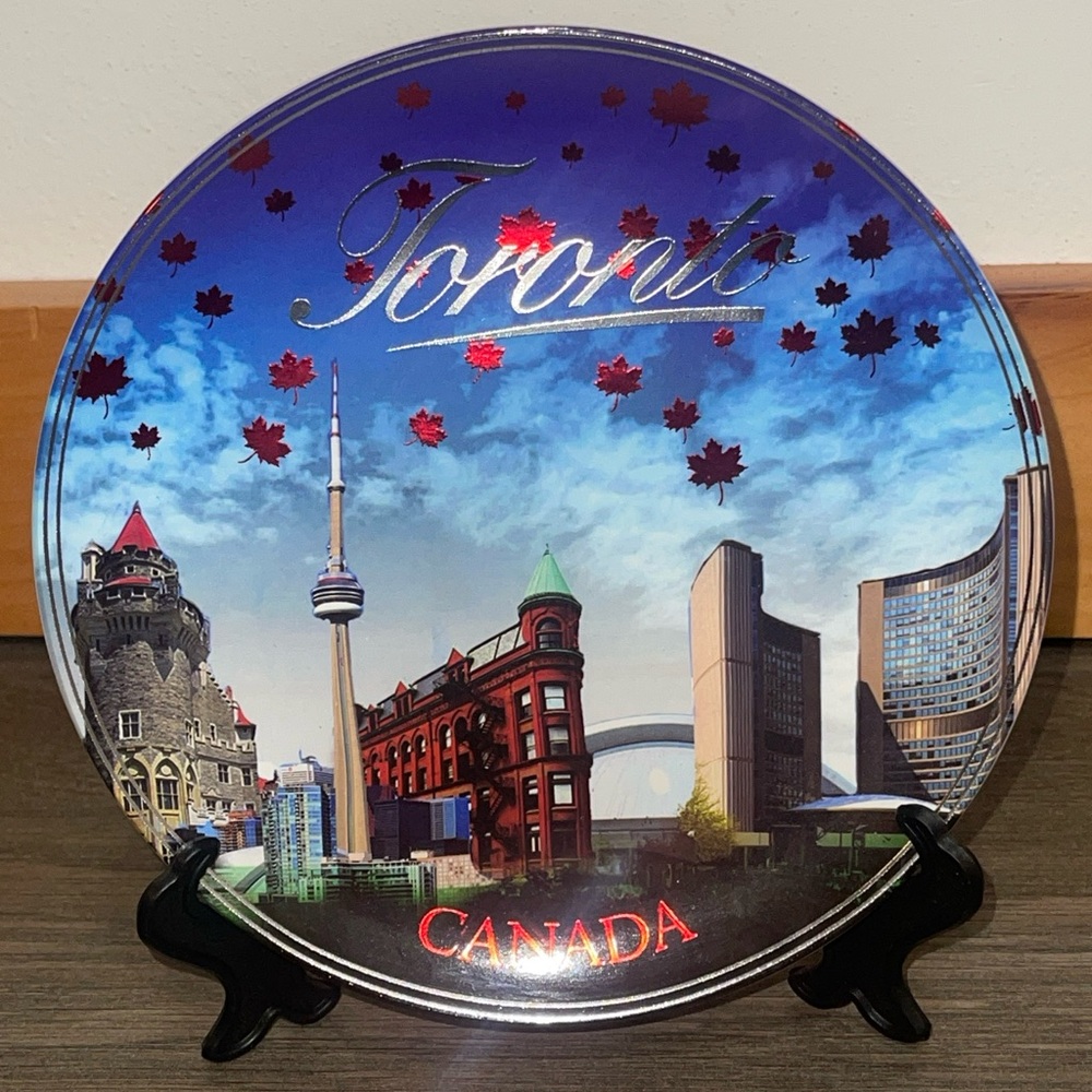 Toronto Canada Souvenir 7 inch ceramic Plate